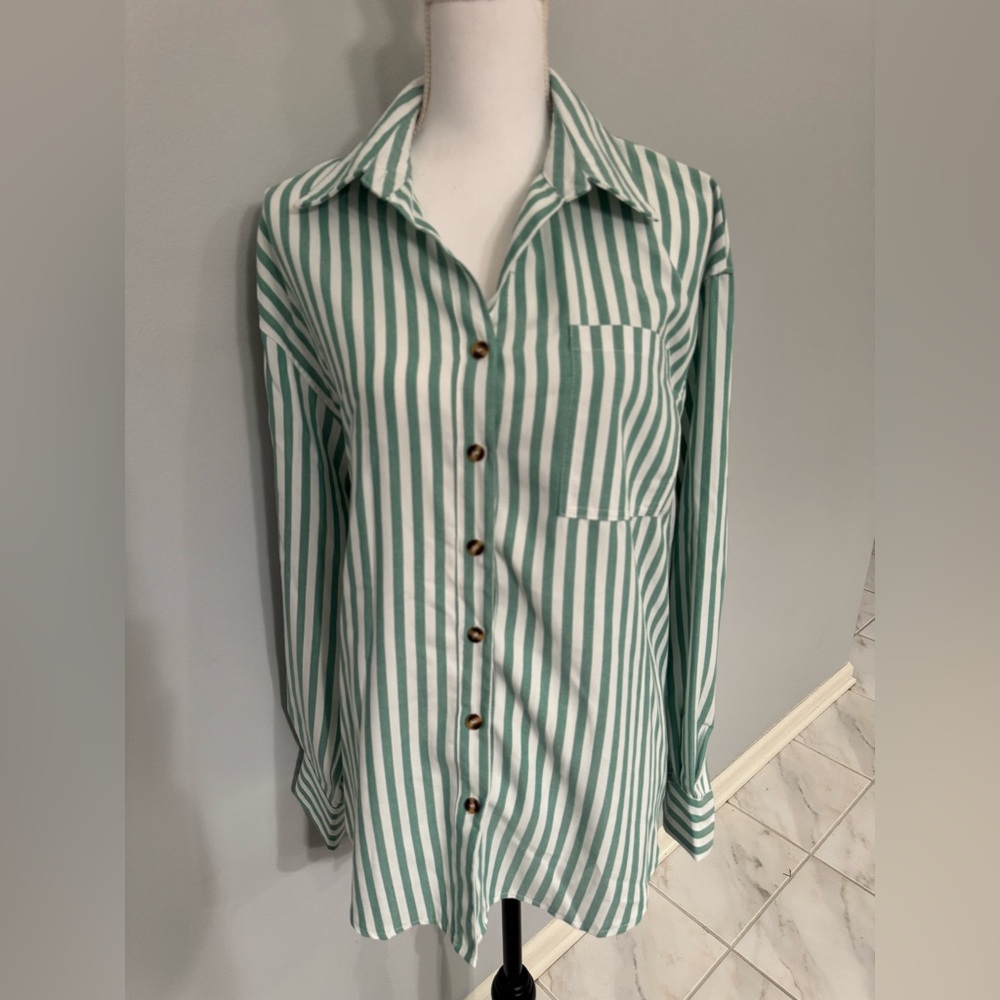 New - Chyrii Striped Top